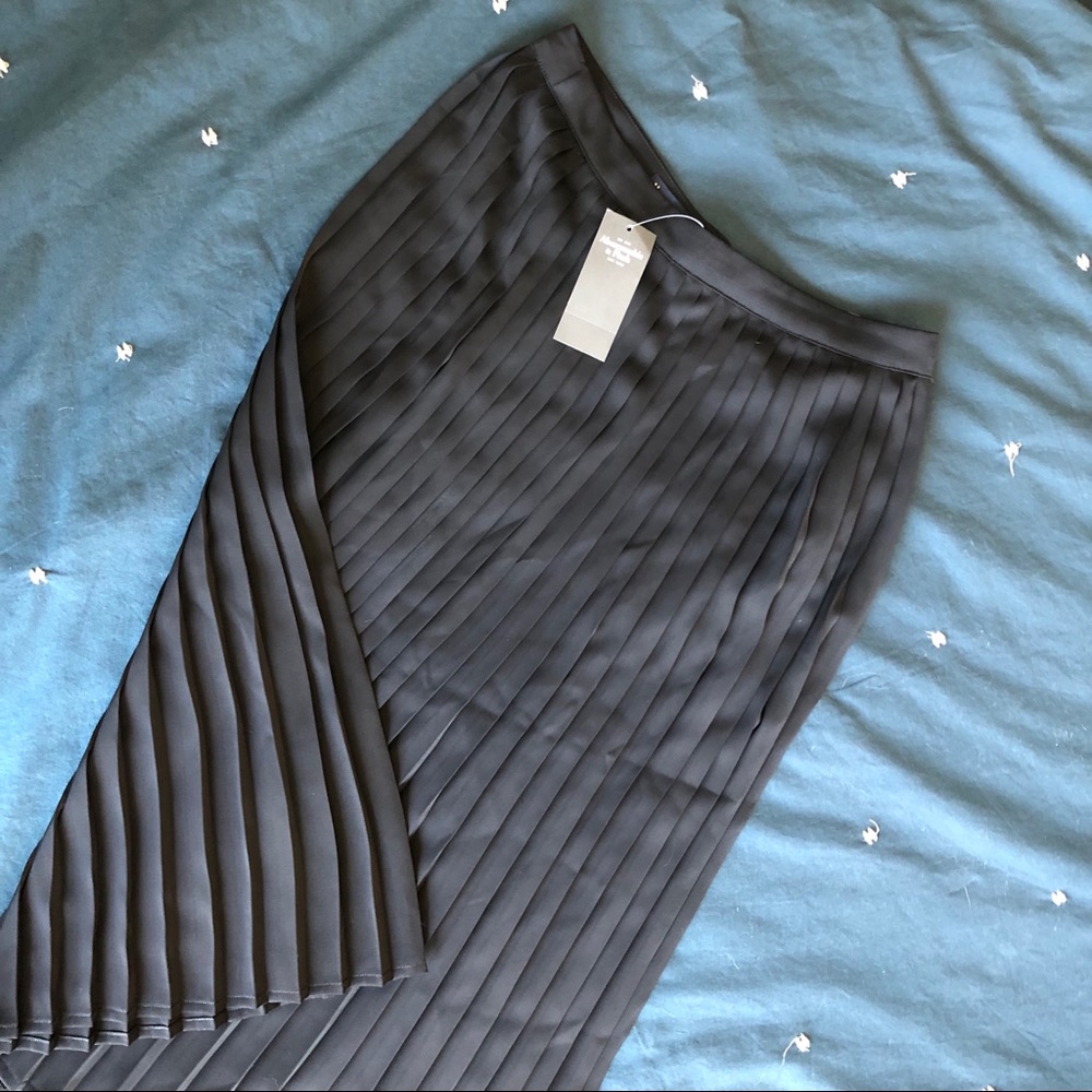 Abercrombie Pleated Midi Skirt